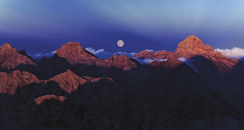 Mjesec iznad Triglava